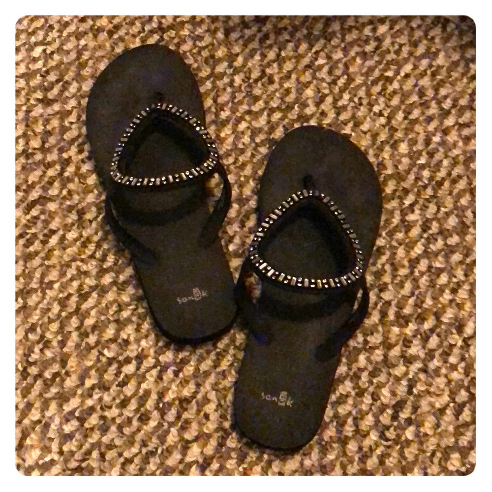 Sanuk flip flop